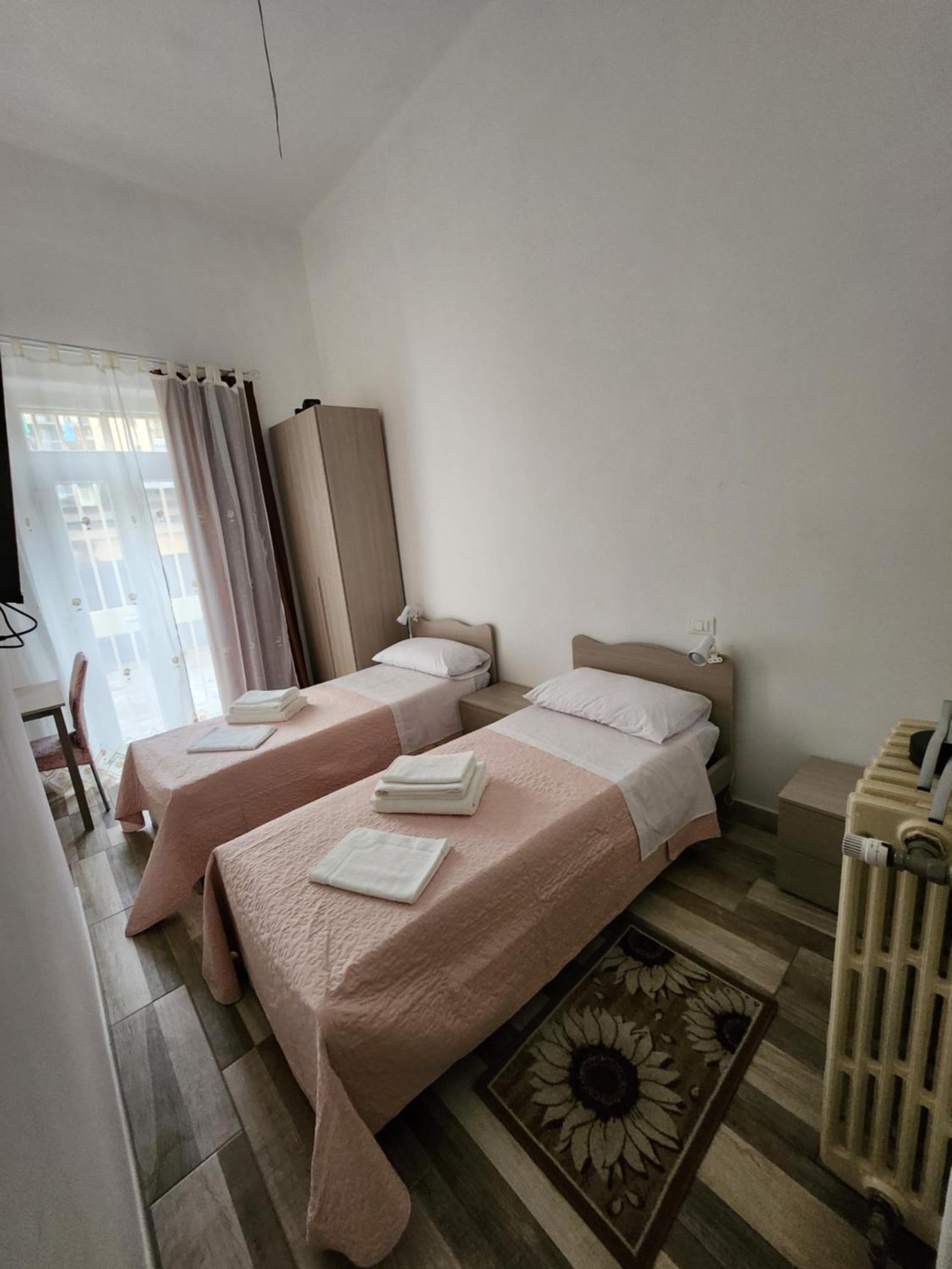 Hotel Casa Roxana Torino Esterno foto